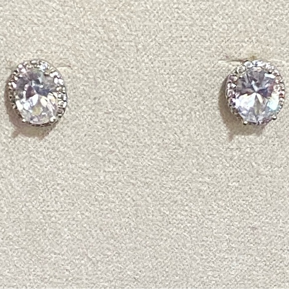 🎉❤️ Bethany Cubic Zirconia Stud Earrings - Picture 2 of 2